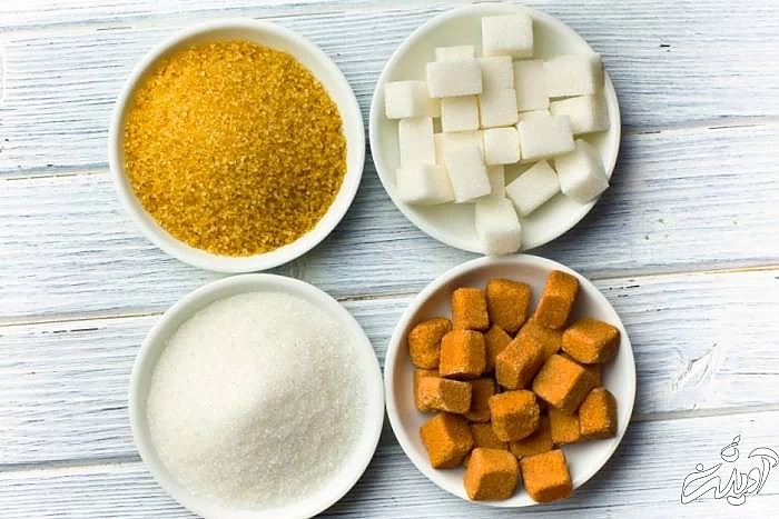 شکر قهوه ای و سفید